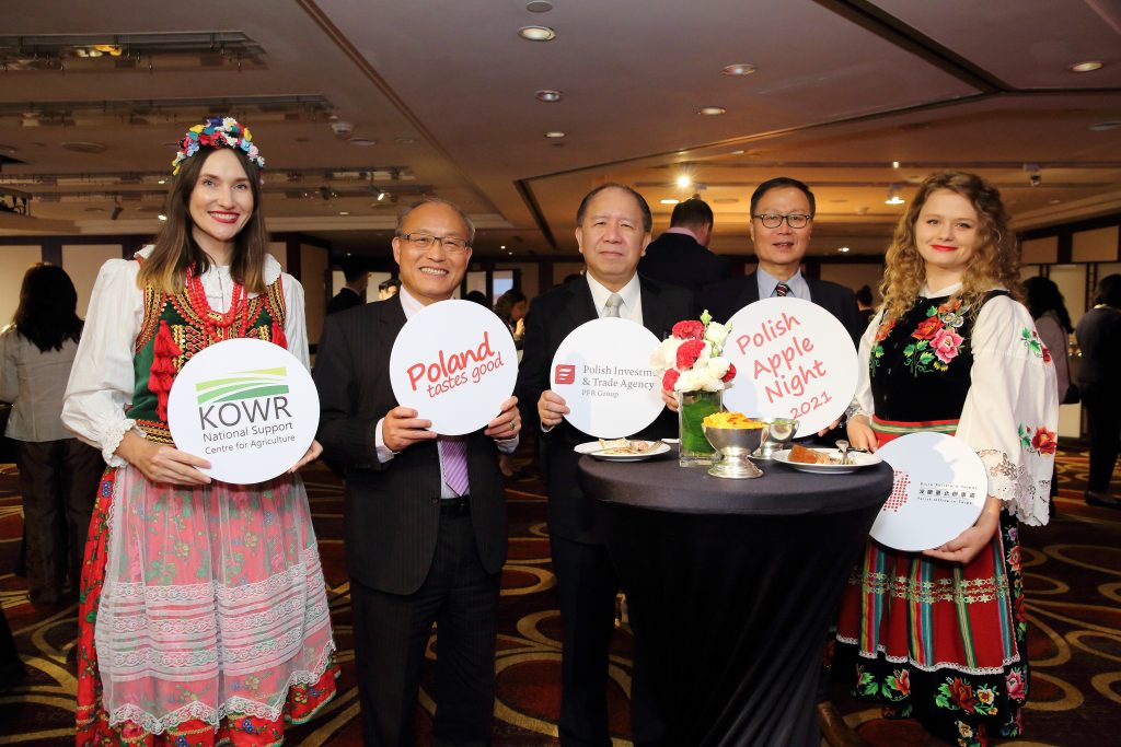 Promoting Polish apples in Taiwan