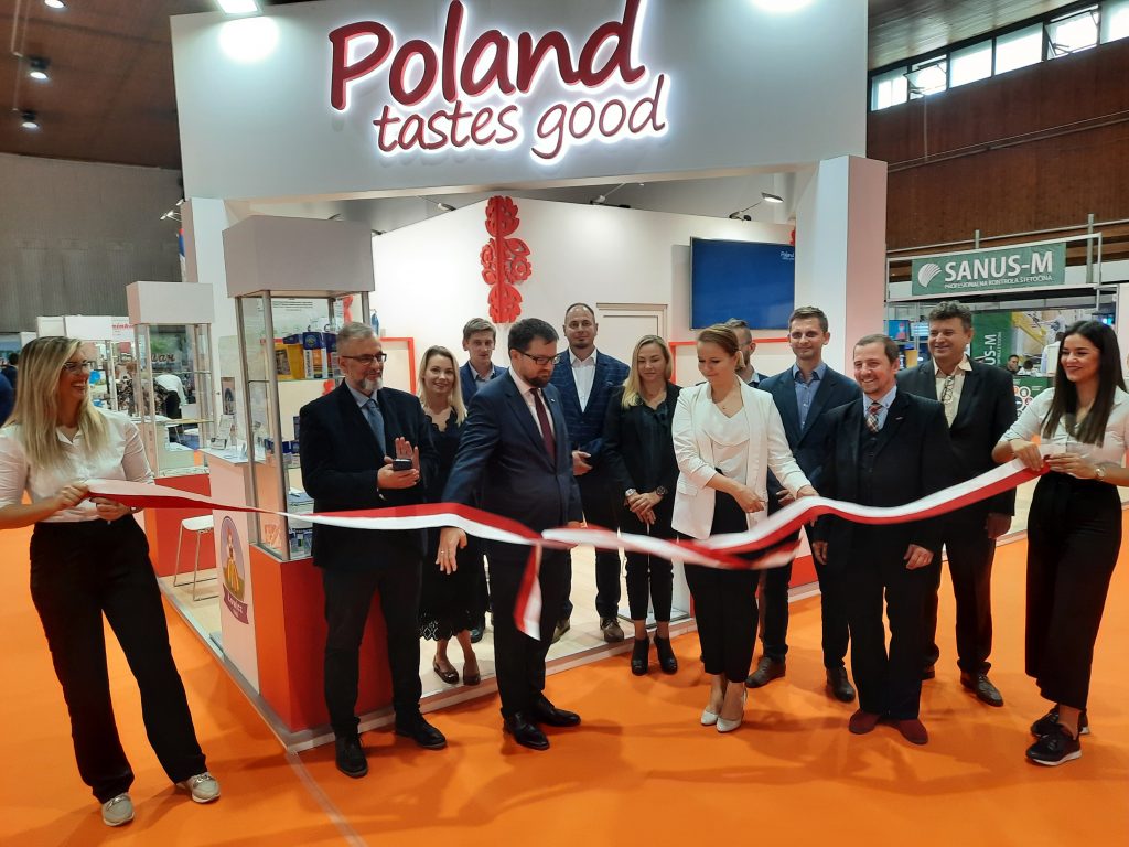 Polskie stoisko narodowe na targach Novi Sad International Agricultural Fair 2021 w Serbii