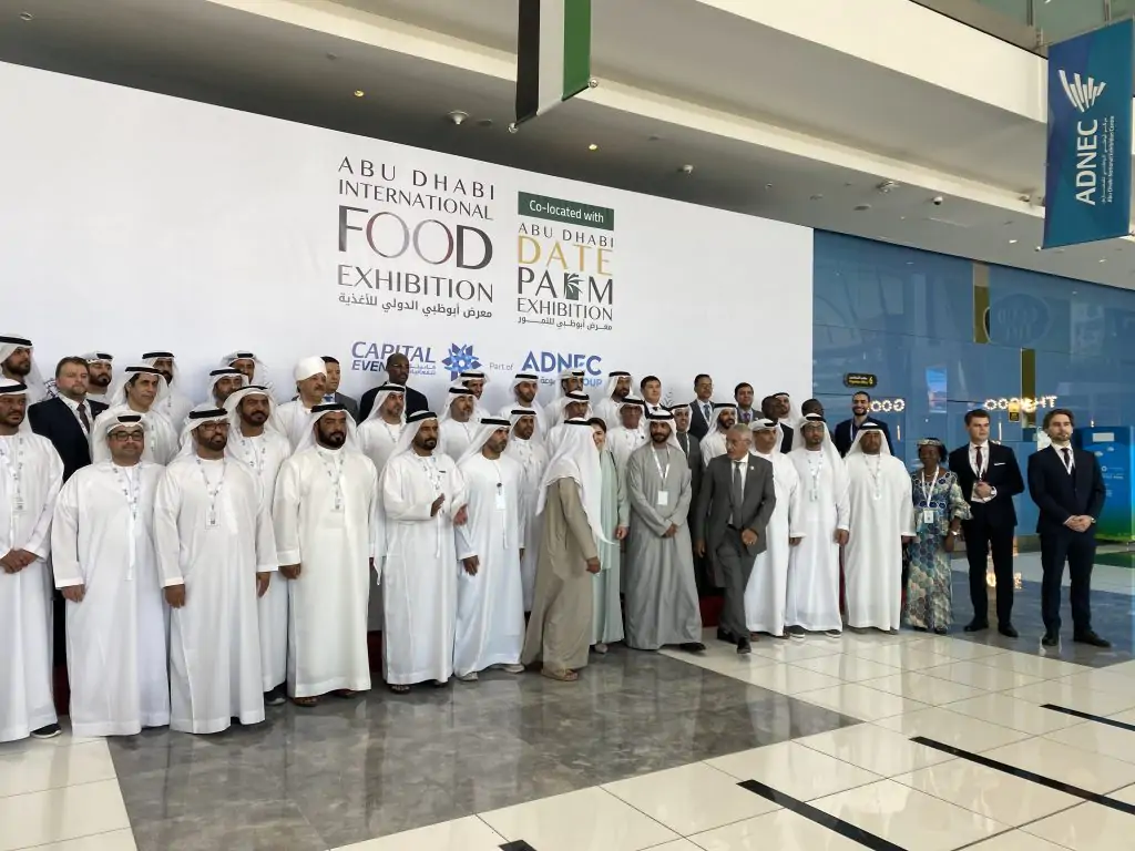 Puesto polaco en la feria ADIFE en Abu Dabi, en los EAU