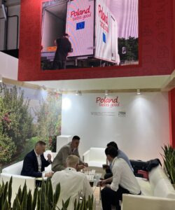 Stoisko Poland tastes good/KOWR na GULFOOD 2025