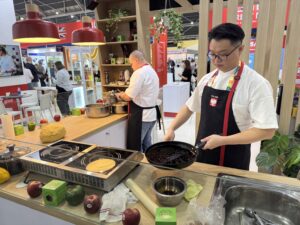 Polnischer Nationalstand auf FHA Food & Beverage 2025 in Singapur