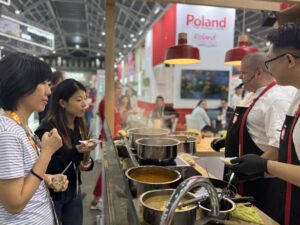 Polnischer Nationalstand auf FHA Food & Beverage 2025 in Singapur